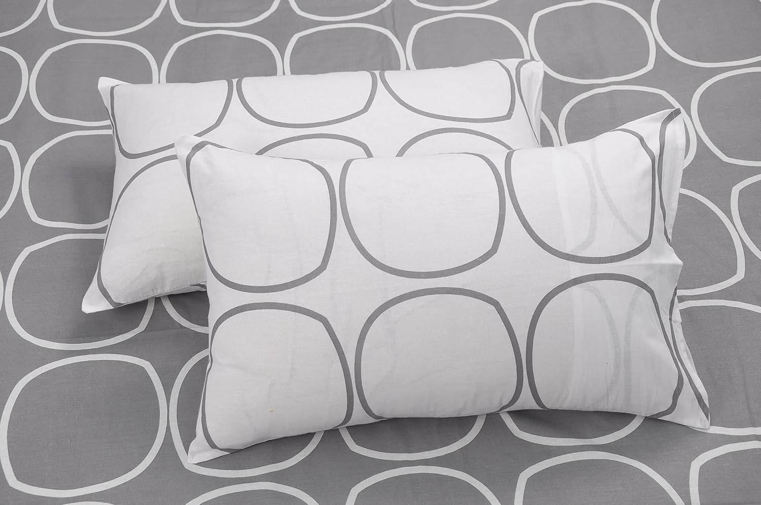 Cotton Double Bedsheet For Queen Size With 2 Pillow Covers - 88 X 96 Inches, Grey & White | Good For Guest Houses, & Daily Home Use