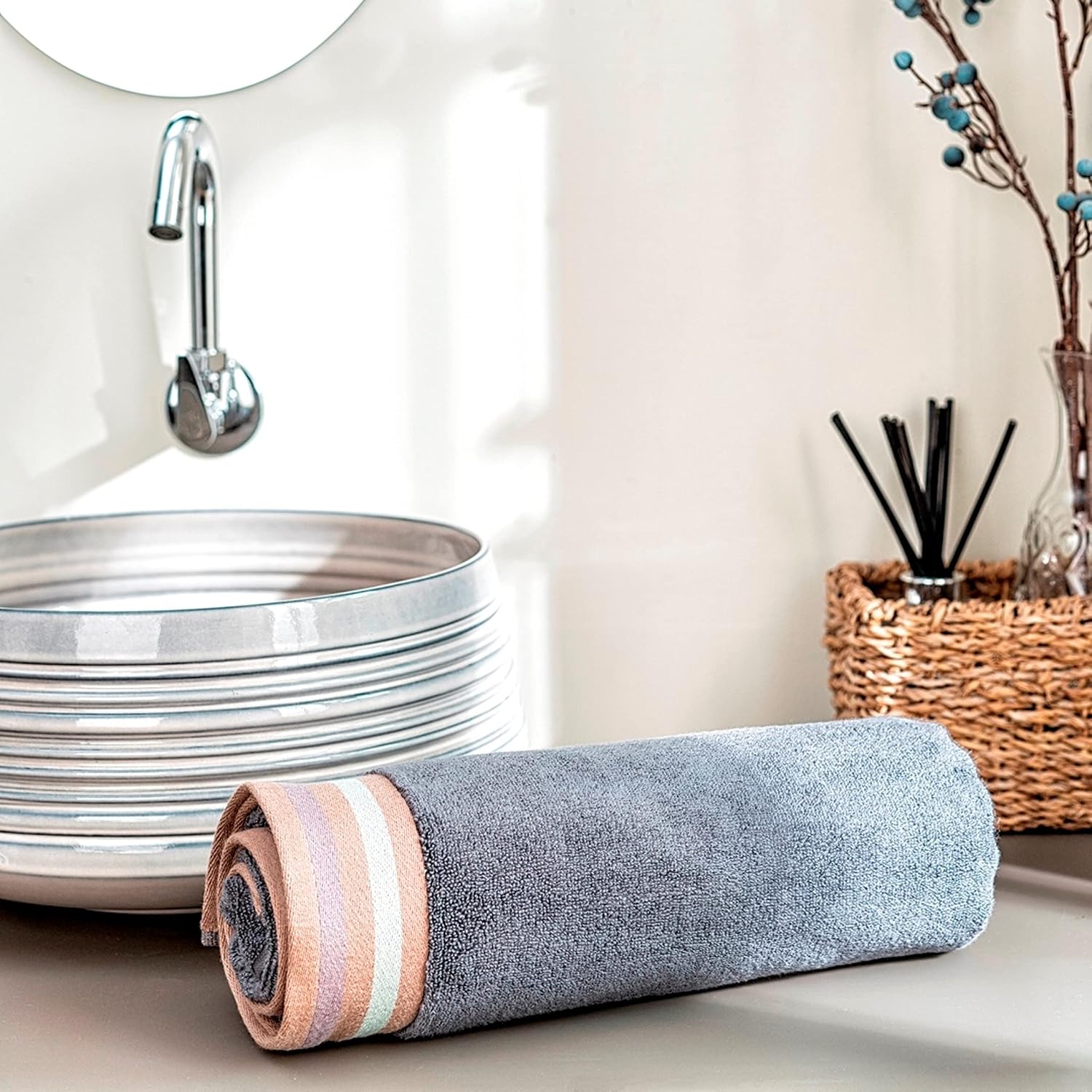 Ddecor Cotton Bath Towel 500gsm (Grey)