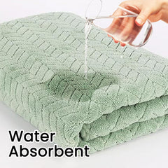 Maxoshine Microfiber Bath Towels 310gsm Large Size-Super Soft Coral Fleece Bathing Towel With Hook Quick Dry Super Absorbent-Bath Towel For Men & Women (Green)