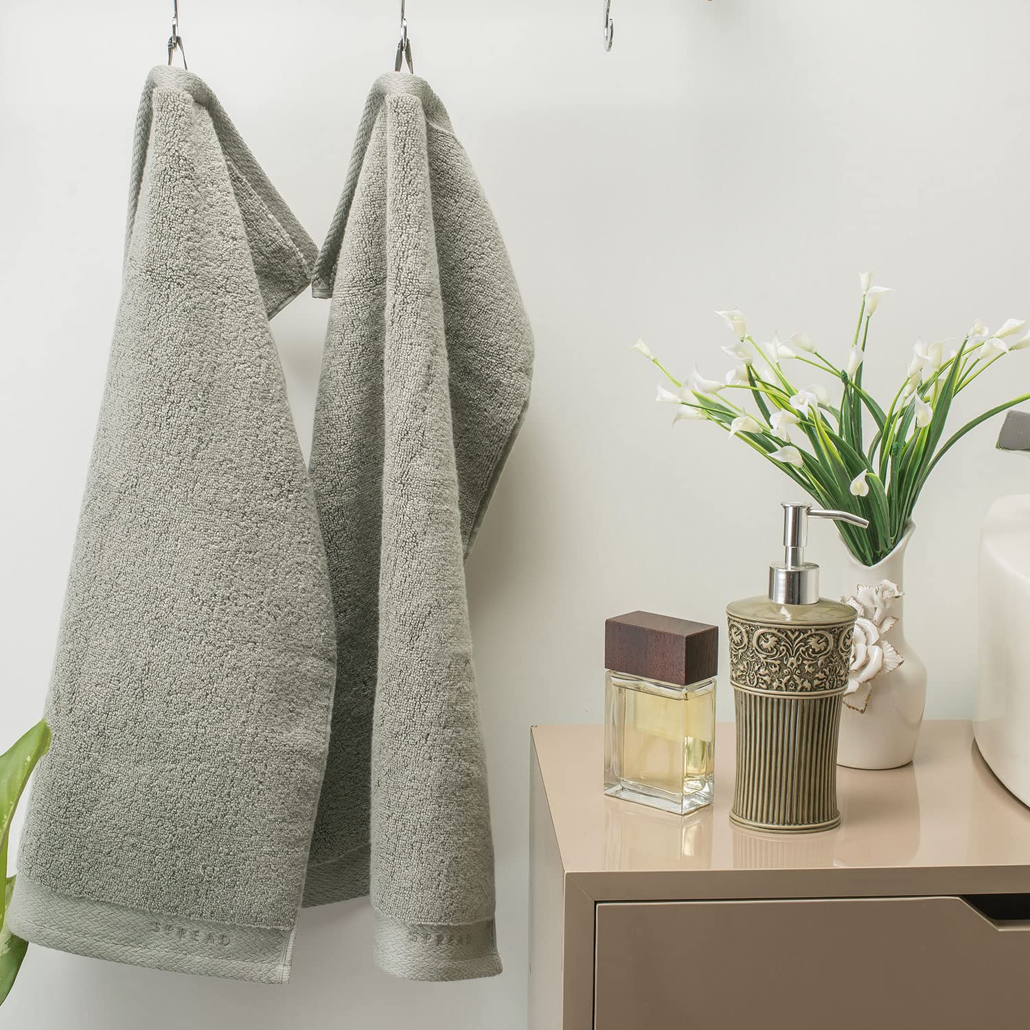Spread Spain Resort Luxury Cotton Hand Towel 750 Gsm Maximum Softness & Absorbency, Ultra-Durable For Luxury Hotel & Spa Quality Hand Towel- London Fog (2 Piece)