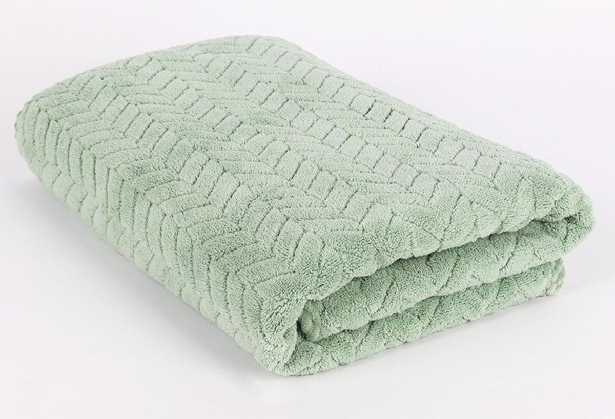 Maxoshine Microfiber Bath Towels 310gsm Large Size-Super Soft Coral Fleece Bathing Towel With Hook Quick Dry Super Absorbent-Bath Towel For Men & Women (Green)