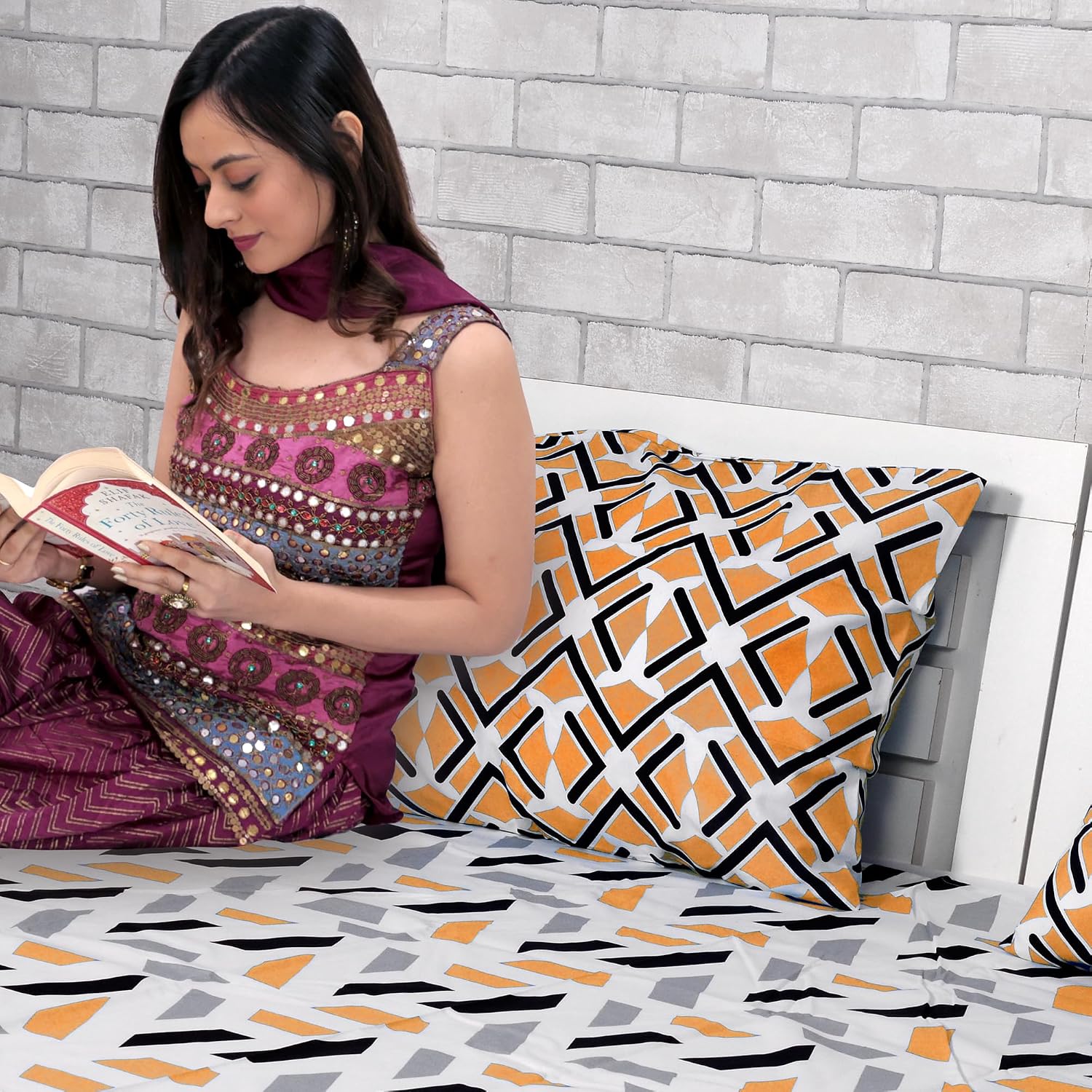 Cotton Extra Double Bedsheet For King Size With 2 Pillow Covers | 87 X 106 Inches, Peach & White - Ideal For Home, Guest House, Hotel | Soft & Breathable Fabric