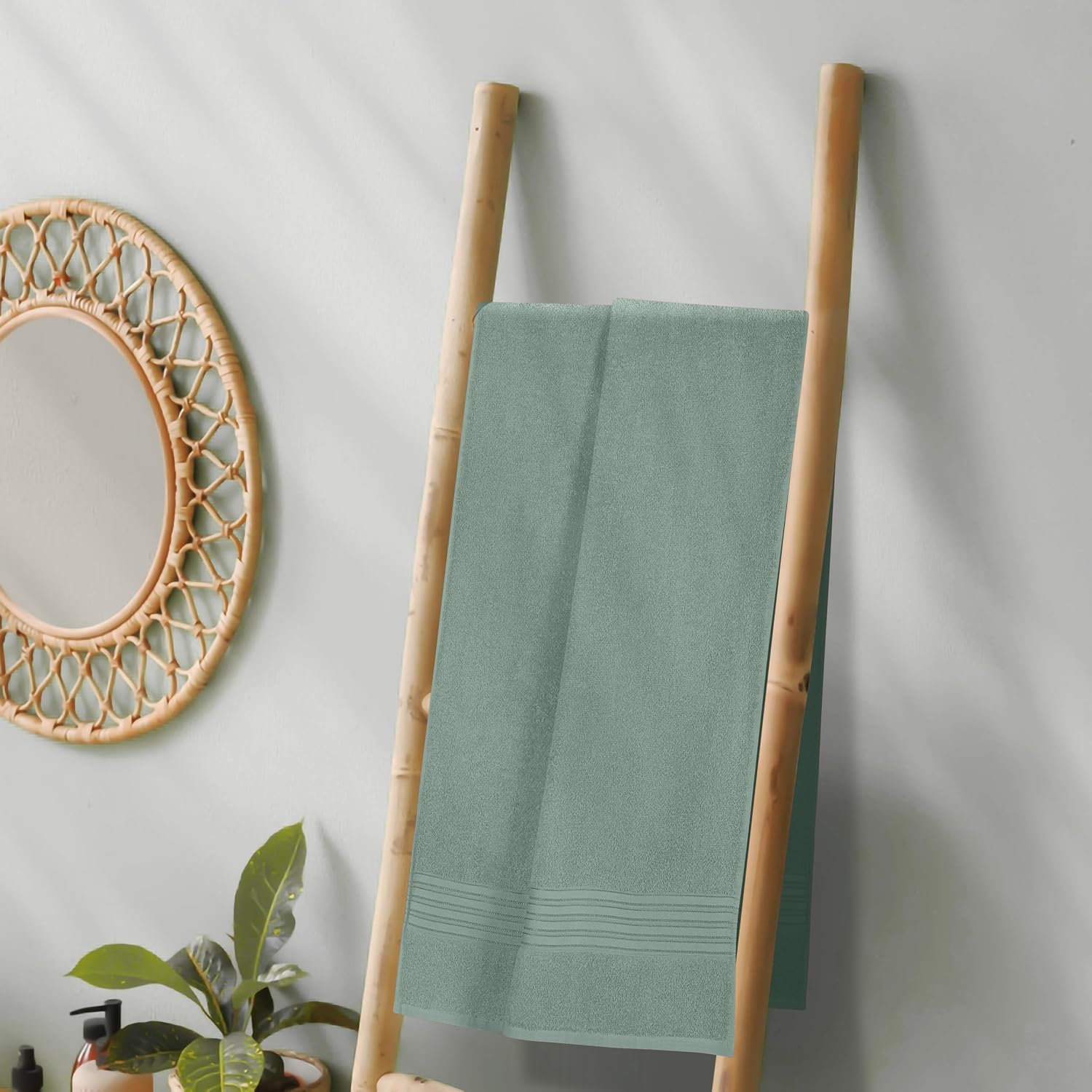 Boutiquo 100% Cotton Bath Towel 500 Gsm | Compact Quick Dry Lightweight Soft & Highly Absorbent Large Size Bath Towel - Jade