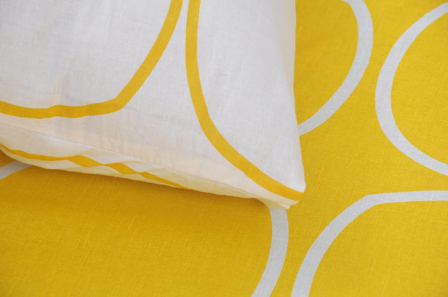 Cotton Double Bedsheet For Queen Size With 2 Pillow Covers - 88 X 96 Inches, Yellow & White | Good For Guest Houses, & Daily Home Use