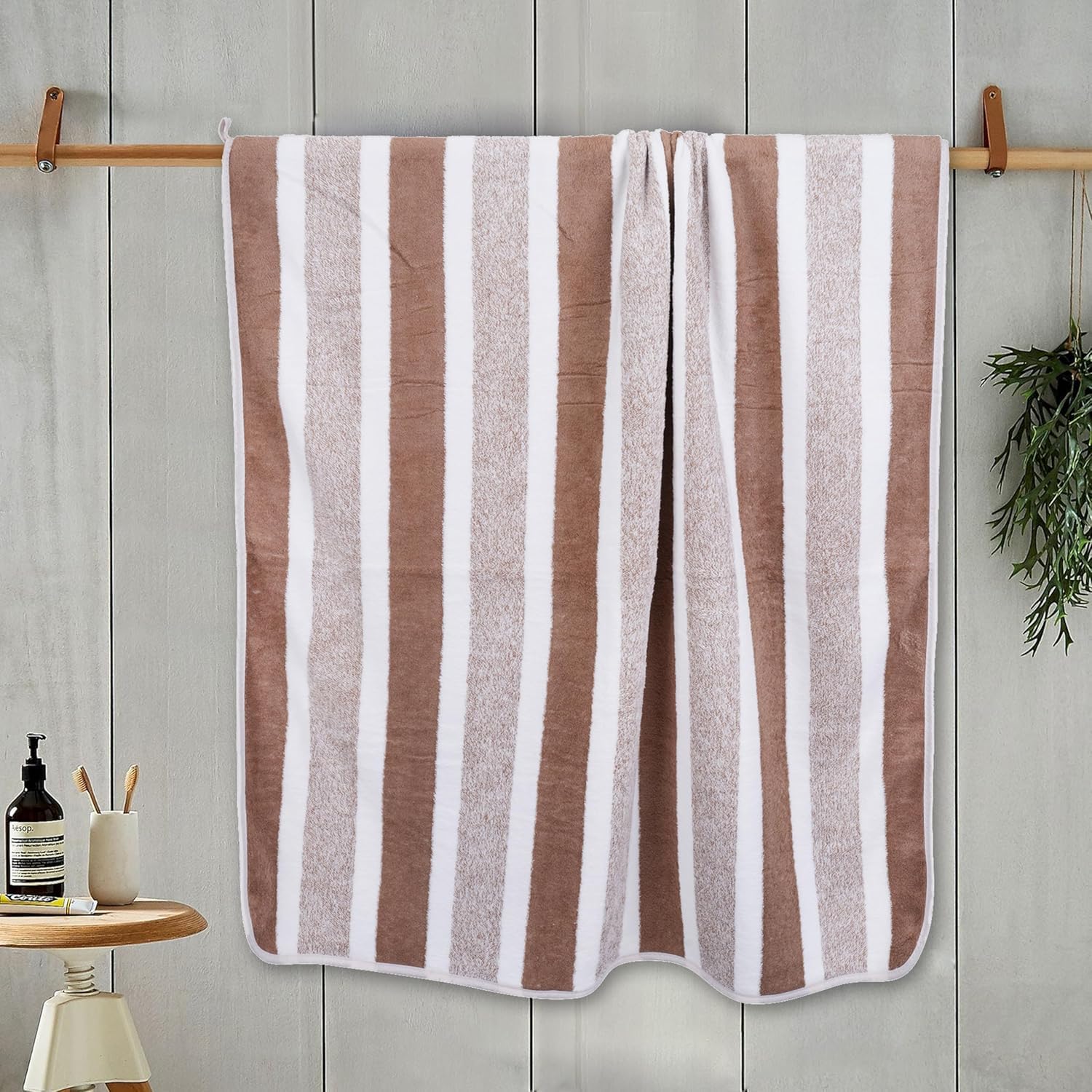 Black Gold The Finer Touch Microfiber Hand Towel 250 Gsm | Soft & Quick Dry, Super Absorbent, Lightweight Towel (Brown & White) - Pack 0f 1