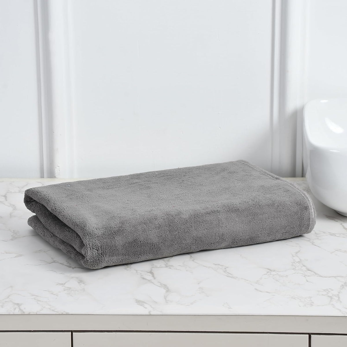 Cotton Bolls Microfiber Large Bath Towel 800 Gsm | Quick Dry Super Soft Higly Absorbent Lint Free Bath Towel For Men & Women, Travel, Gym, Beach, Pool, Yoga (Grey)