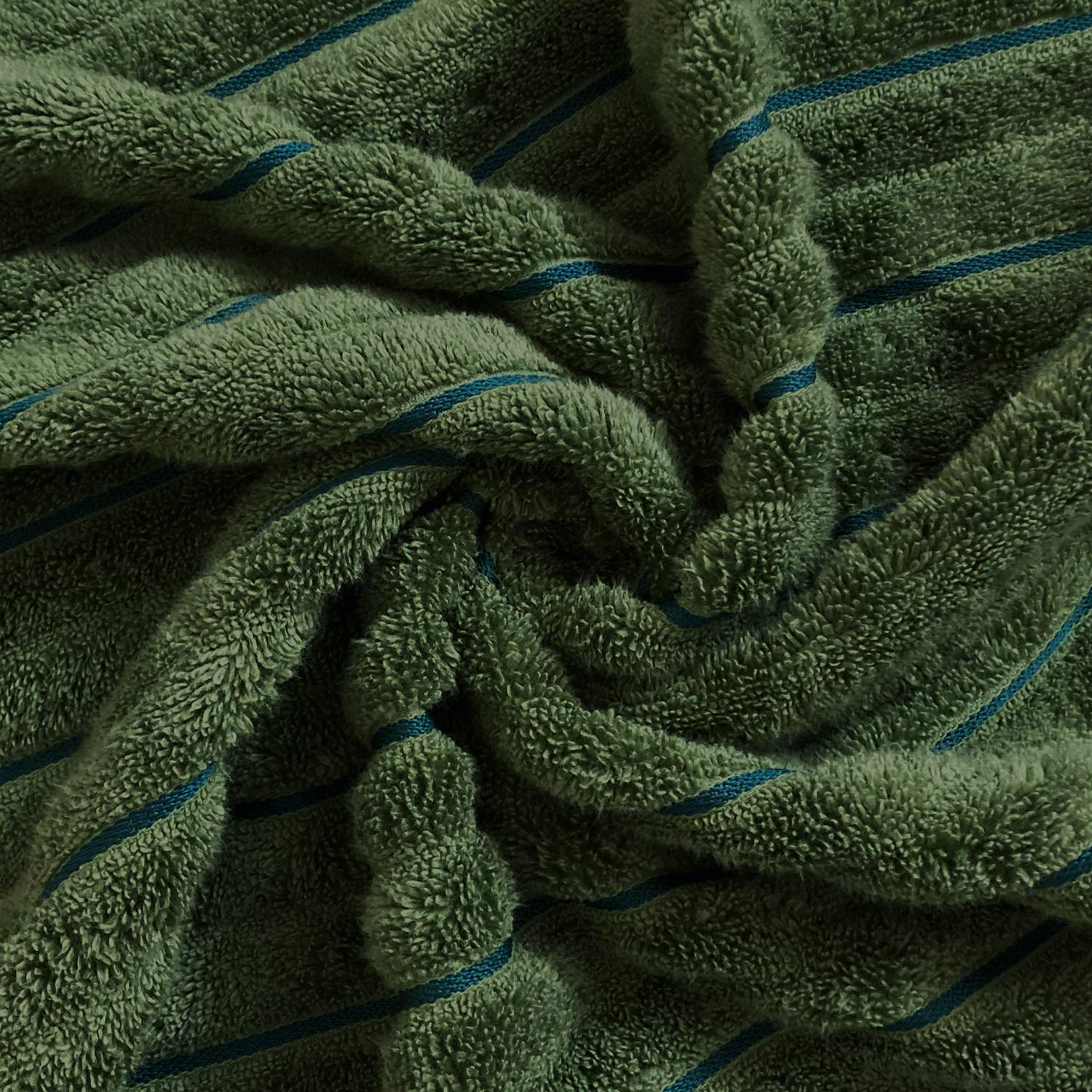Spaces Exotica Cotton Solid Bath Towel BT33 650 Gsm (Dark Green)
