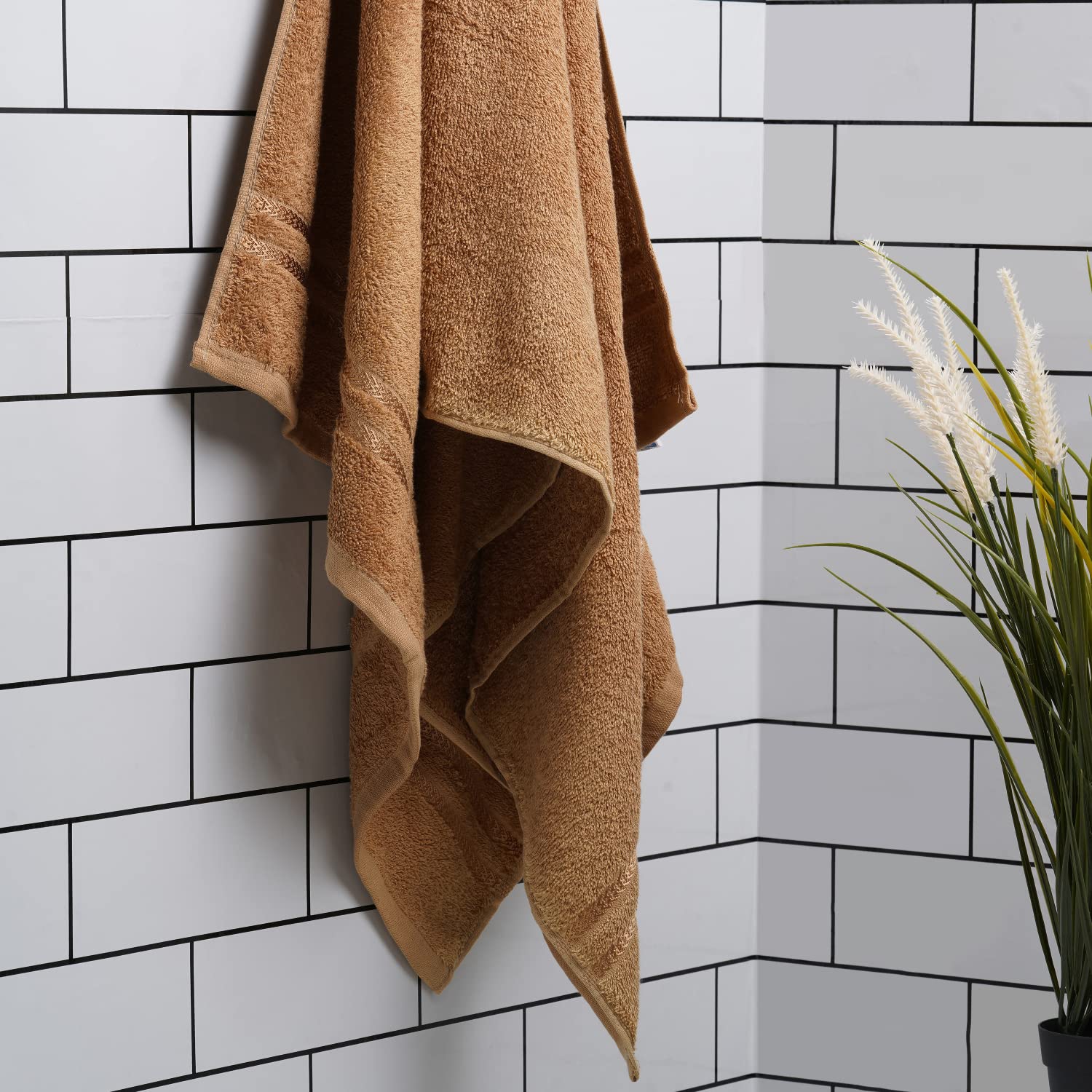 Welspun 100% Cotton Bath Towel 450 Gsm | Quick Dry High Absorbency Attractive Border -Tan