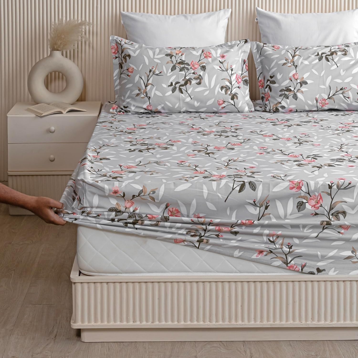 Double Size Elastic Fitted Bedsheet For Queen With 2 Pillow Covers - (78 X 72 Inches, Grey & Peach) | Wrinkle Free Bed Sheets | Perfect For Home Decor & Gifting