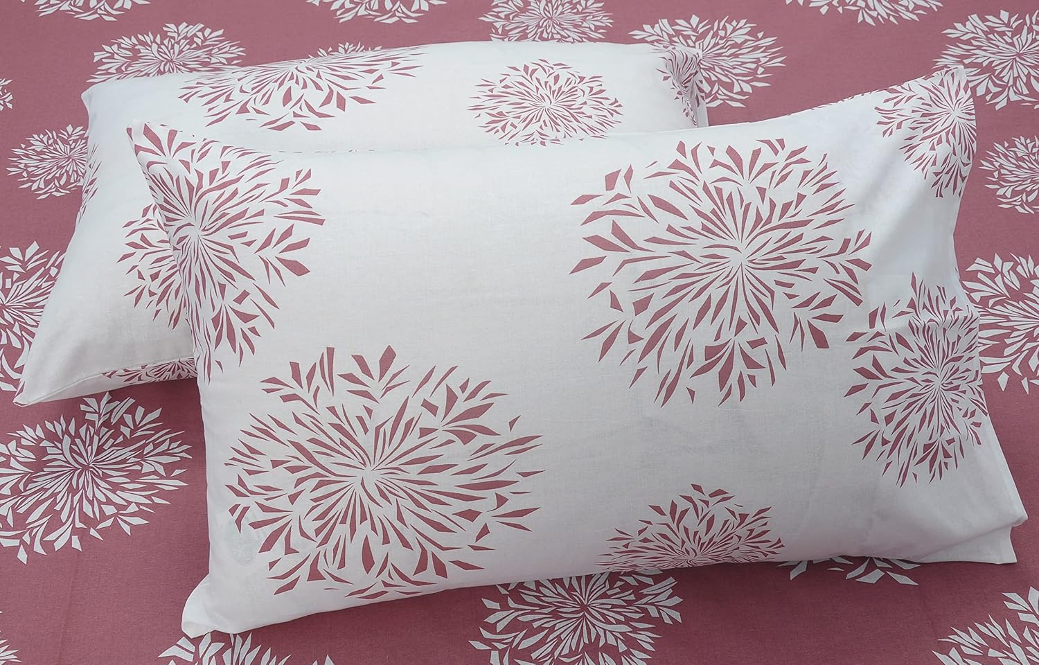 Queen Size Elastic Fitted Bedsheet With 2 Pillow Covers - 60 X 78 Inches, Mauve & White | Perfect Combination For A Stylish Bedsheet
