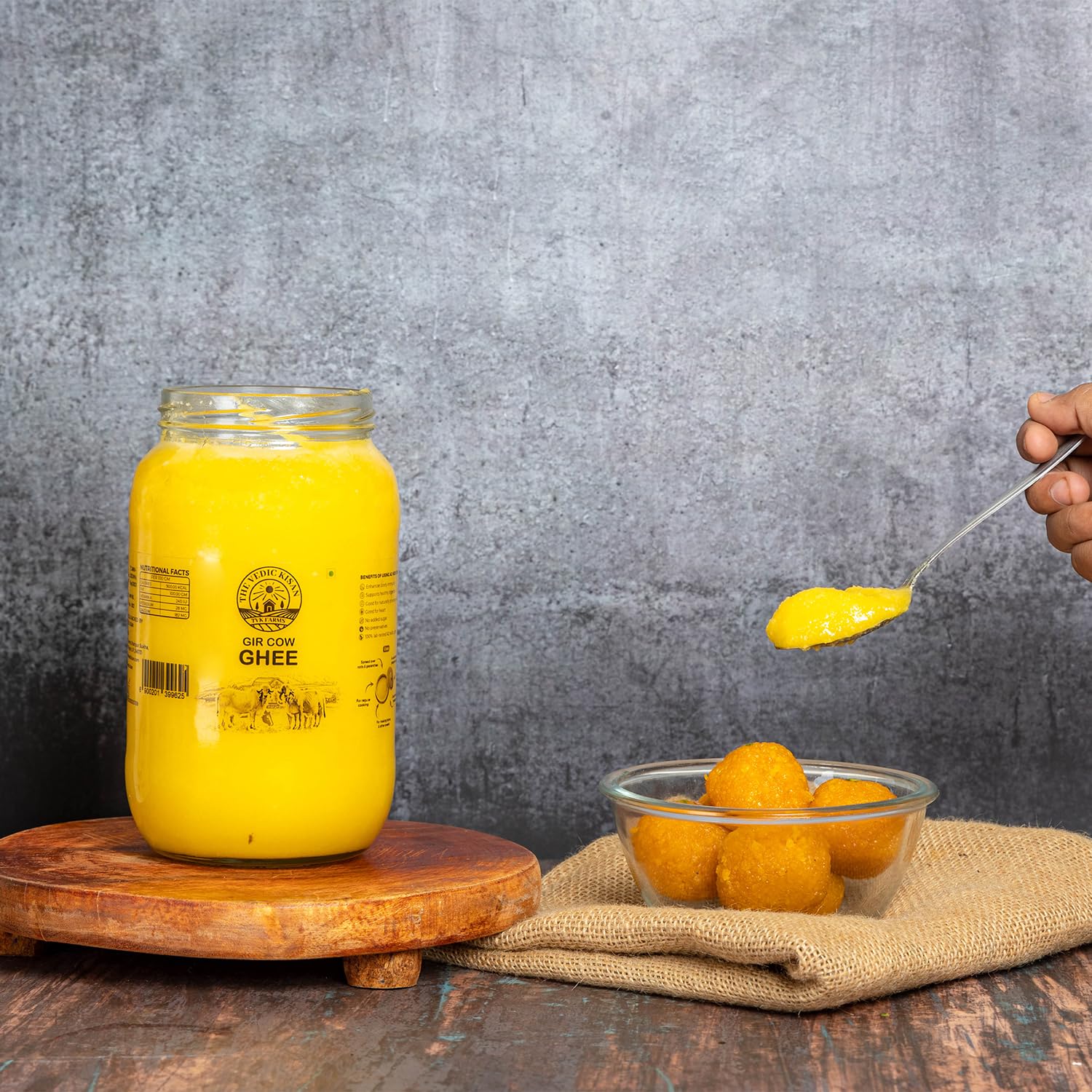 Organic Natural A2 Cow Vedic Bilona Ghee By The Vedic Kisan | Great Source Of Vitamins & Minerals Healthy Nutrients Desi Cow Ghee Perfect For Boondi Laddu | (1 Litre) 33.8 Ounce | Jar Pack