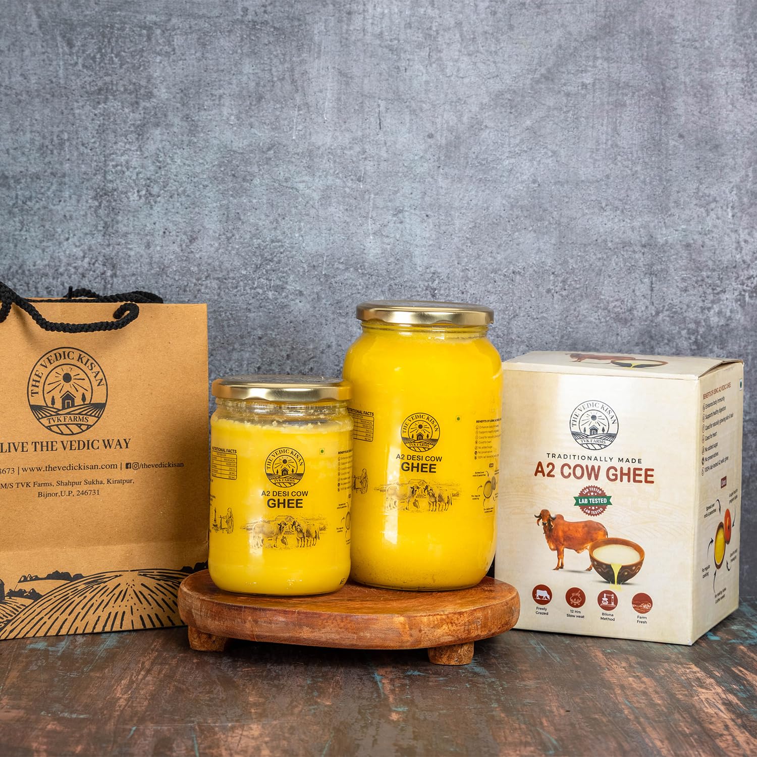Organic Natural A2 Cow Vedic Bilona Ghee By The Vedic Kisan | Great Source Of Vitamins & Minerals Healthy Nutrients Desi Cow Ghee Perfect For Boondi Laddu | (1 Litre) 33.8 Ounce | Jar Pack