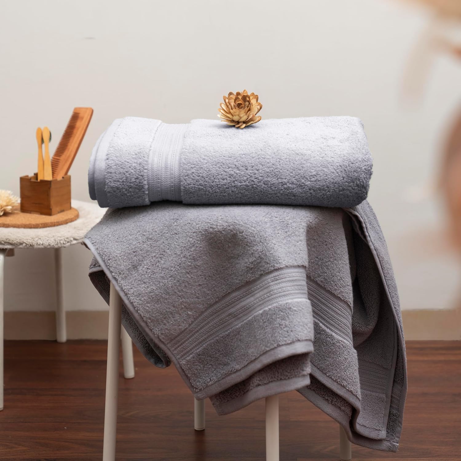 Vilasiya Plushwave 100% Cotton Bath Towel 650 Gsm | Zero Twist Yarn Luxurious Soft & Extra Absorbent Bath Towel (Light Grey)