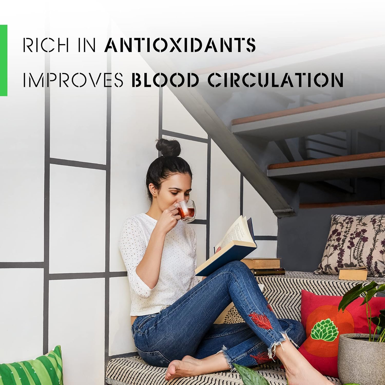 Teabox Hibiscus Lemongrass Tisane Tea - 25 Pyramid Tea Bags | Made With Citrusy Tisane Hibiscus, Lemongrass & Licorice - Caffeine Free | Hot & Cold Tea