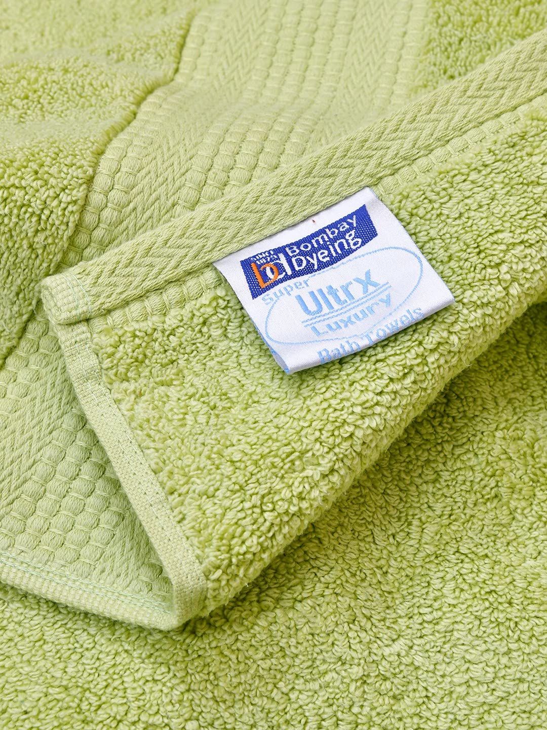 Bombay Dyeing Super Ultrx Zero Twist Plain Dyed Cotton Bath Towel 550 Gsm (Green)