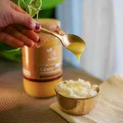 100% Pure A2 Gir Cow Ghee By Bombay Naturals | Rich In Protein Fiber Healthy A2 Gir Cultured Cow Ghee Good For Diet | (1 Litr) 33.8 Ounce | Jar Pack