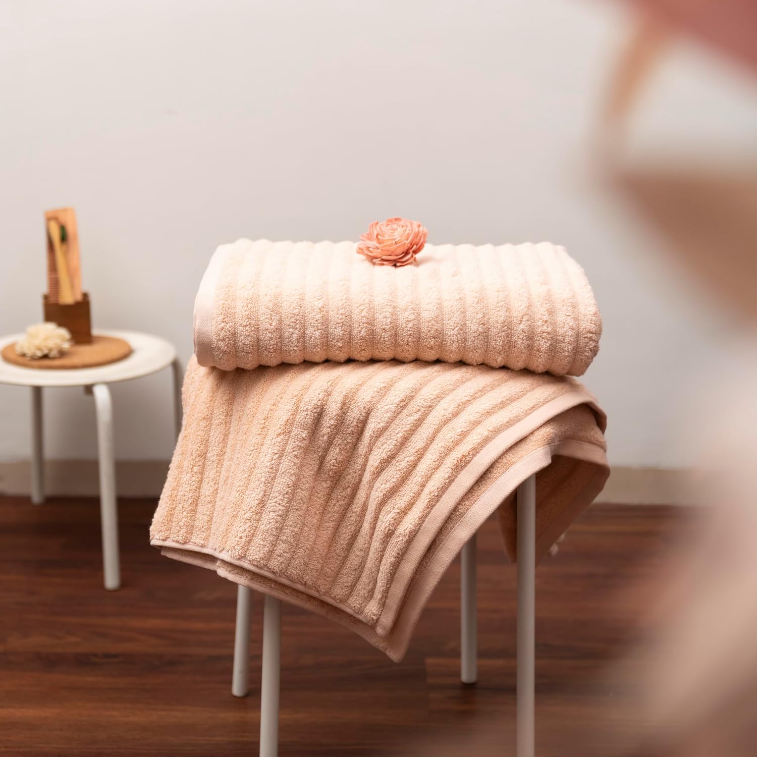 Vilasiya 100% Cotton Elace Ribbed Style Bath Towel 600 Gsm | Zero Twist Yarn Luxurious Soft, Extra Absorbent & Plushy (Peach)