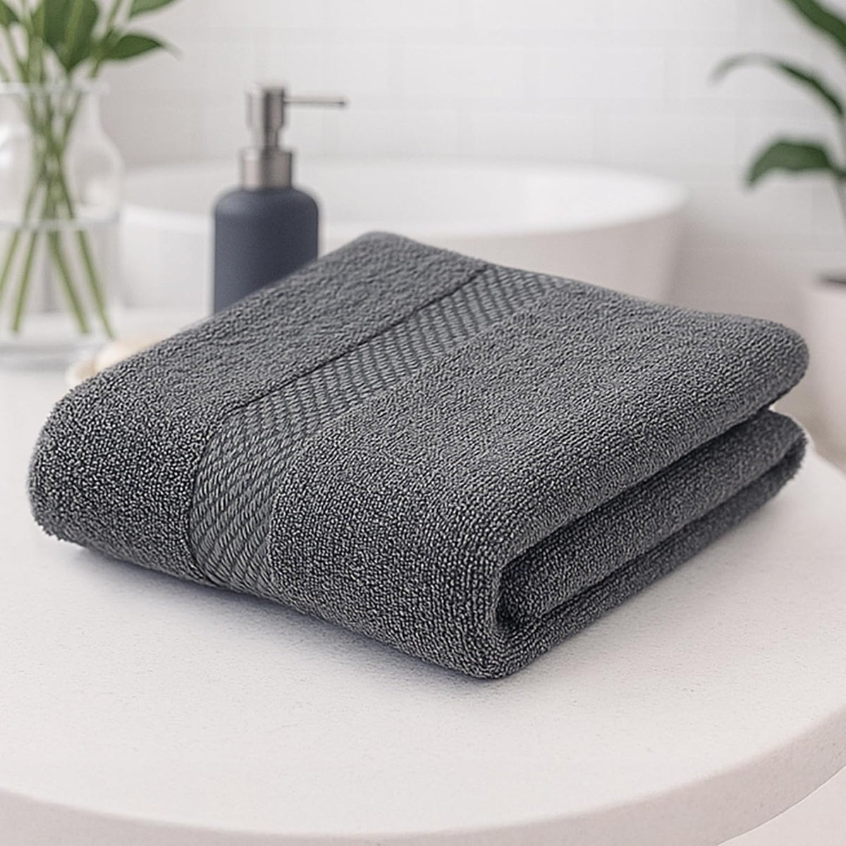 Earthy Fables Premium Bath Towel 600 Gsm | 100% Combed Cotton Ultra Soft, Quick Dry & Highly Absorbent For Home, Travel & Acne-Prone Skin | 140 X 70 Cm (Grey)
