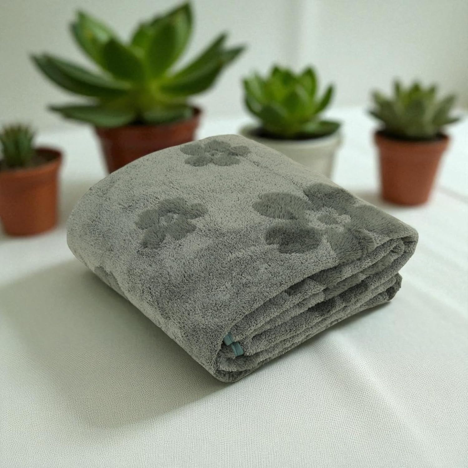 Hanker Ultra Luxury Large Size Plush Bath Towel 500 Gsm | Blossom Super, Very Soft On Skin, Luxurious Fabric, Pure Polyamide Bath Towel (Jungle Green)
