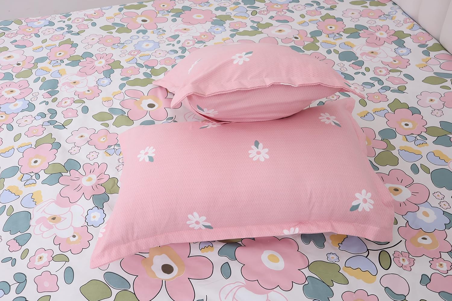 Elastic Fitted Bedsheets For King Size Bed With 2 Pillow Covers - 72 X 78 X 8 Inches, Cream & Pink | Ideal For Hotel, House, Guest House