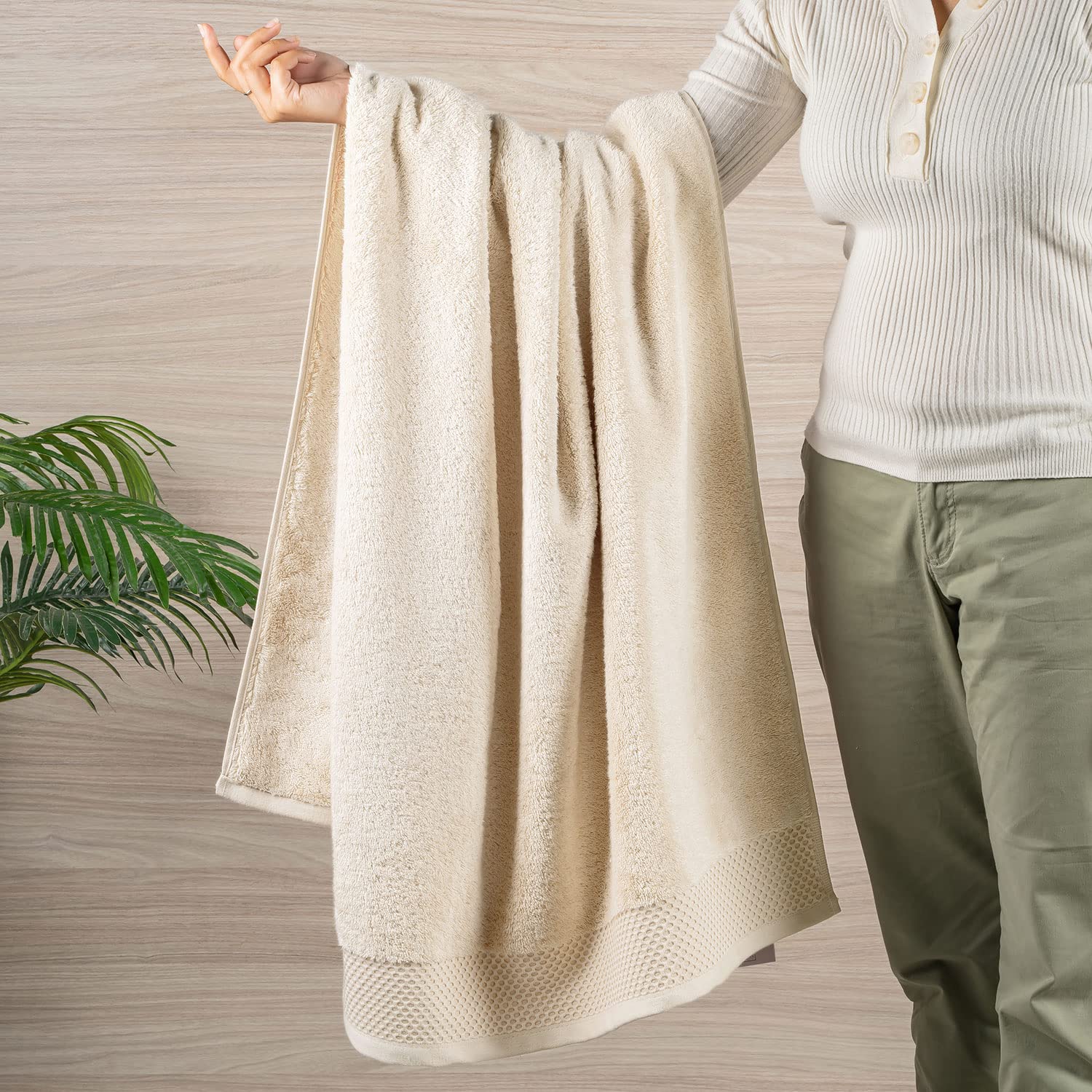 Spread Spain 1 Bath & 2 Hand Towels 900 Gsm | Highly Absorbent & Soft Modern Decor Design Towel Sets (Light Beige)