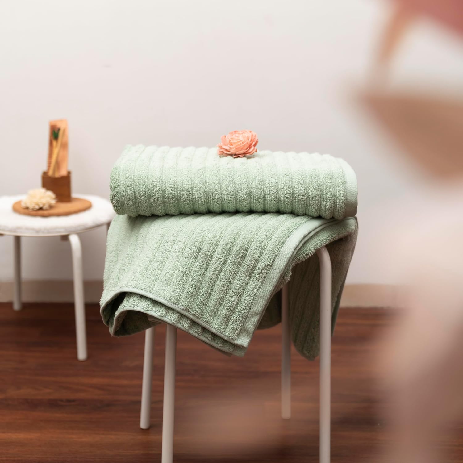 Vilasiya 100% Cotton Elace Ribbed Style Bath Towel 600 Gsm | Zero Twist Yarn Luxurious Soft, Extra Absorbent & Plushy (Light Green)