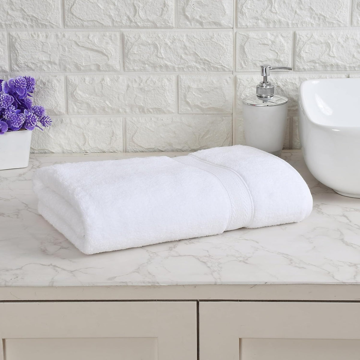 Lavone Premium 100% Cotton Zero Twist Bath Towel 550 Gsm | Ultra Soft & Absorbent Towels For Men & Women Quick Dry Bath Towel (White)