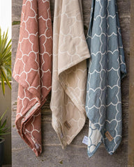 100% Bamboo Jacquard Bath Towels 900 Gsm | Ultra Soft, Quick Dry, Antibacterial Quatrefoil Or Botanica Design (Rust, Sand & Ocean) - Set Of 3