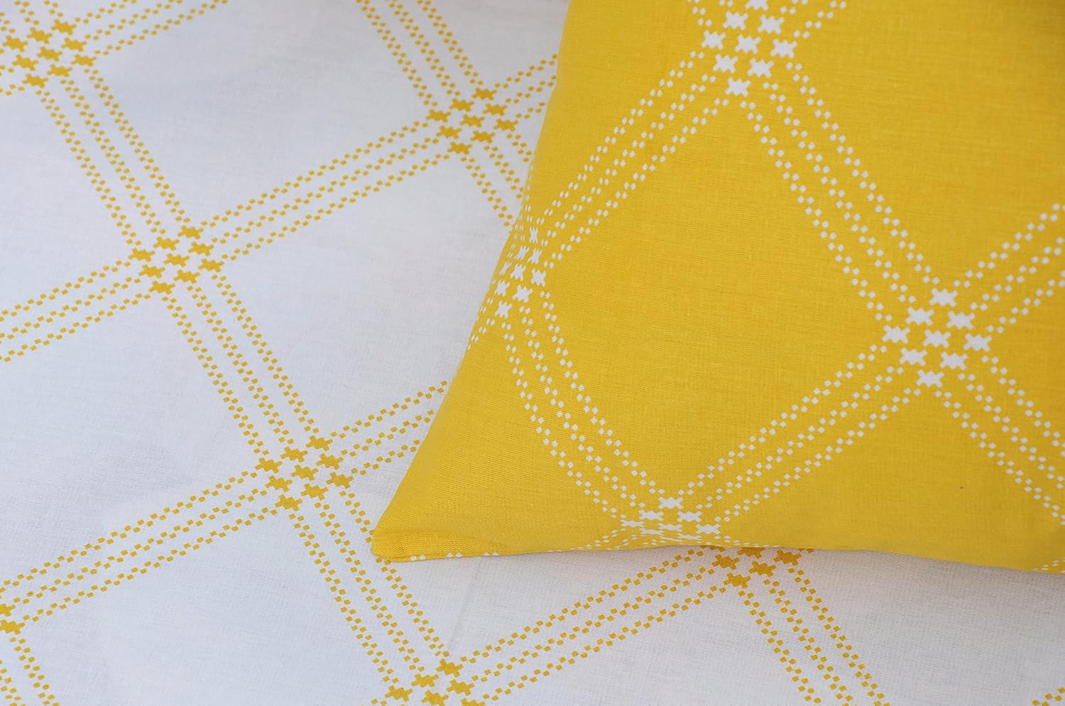 Premium Elastic Bedsheets For King Size Bed Cotton With 2 Pillow Covers | 72 X 78 Inches, White & Yellow | Durable & Gentle On Your Skin