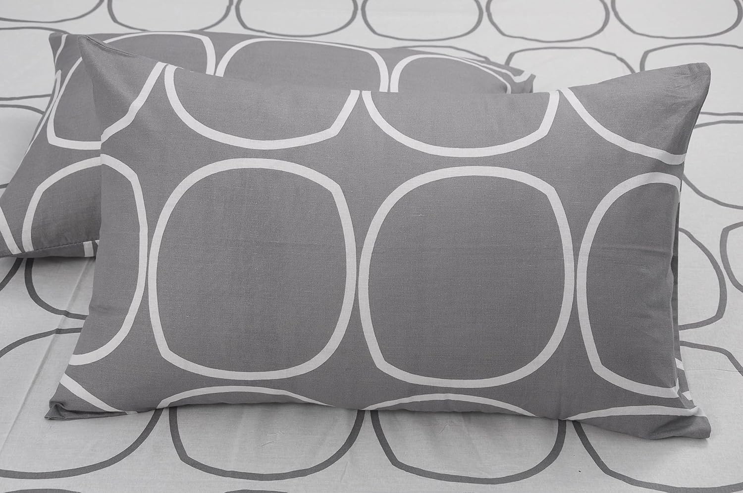 Single Bed Sheet Size - 55 X 88 Inches With 1 Pillow Covers, White & Grey | Wash Dark Colors Separately | Lightweight, Soft, & Comfortable Bedsheet