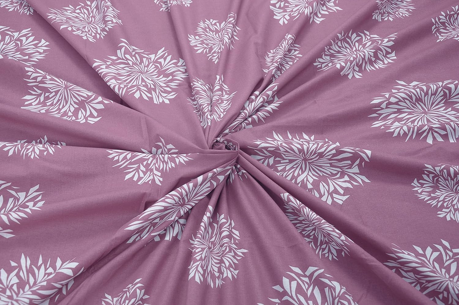 Queen Size Elastic Fitted Bedsheet With 2 Pillow Covers - 60 X 78 Inches, Mauve & White | Perfect Combination For A Stylish Bedsheet