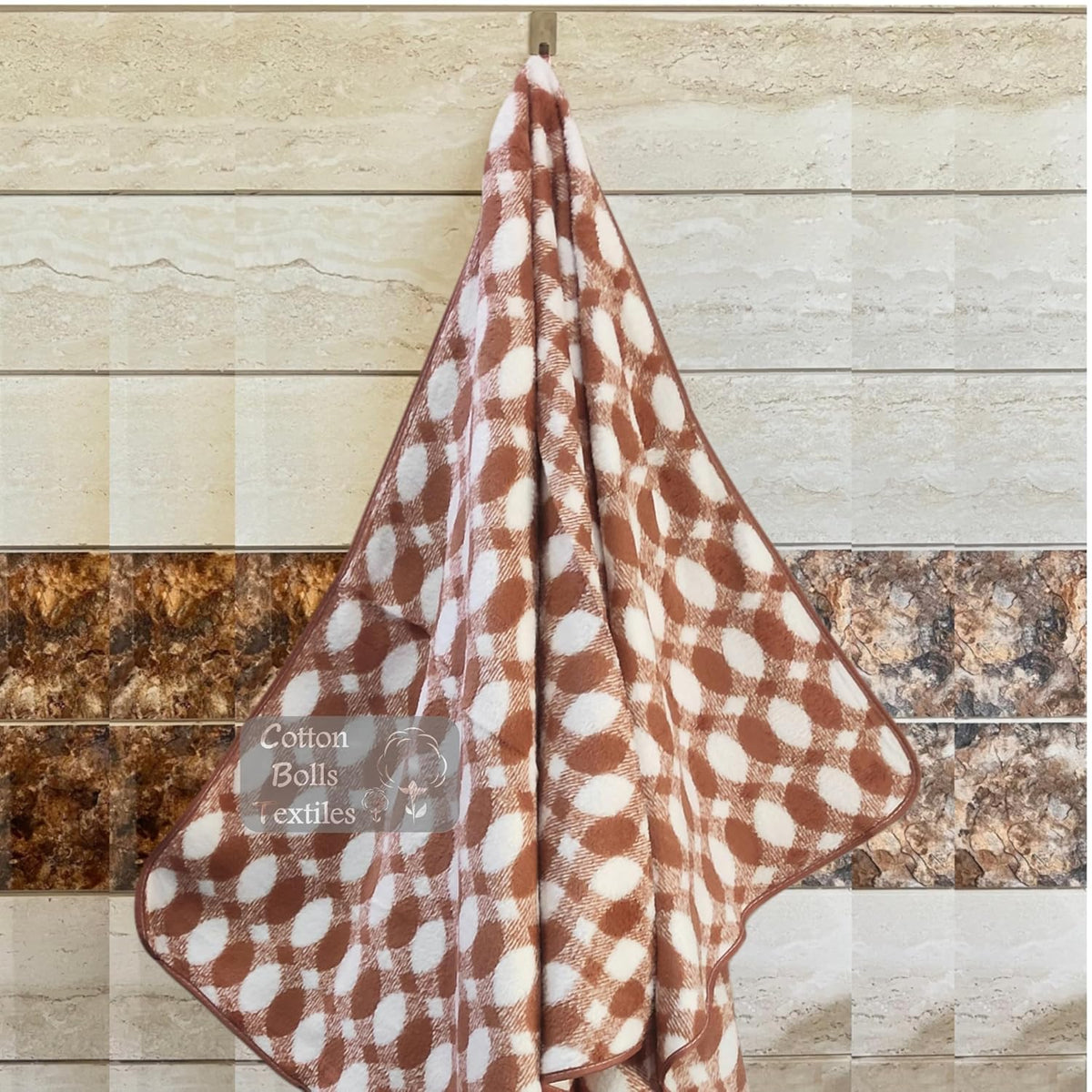 Cotton Bolls Textiles Microfiber Towels 300 Gsm | Soft Coral Fleece Towel With Hook Quick Dry Super Absorbent Bath Towel For Men & Women (Coin Brown)
