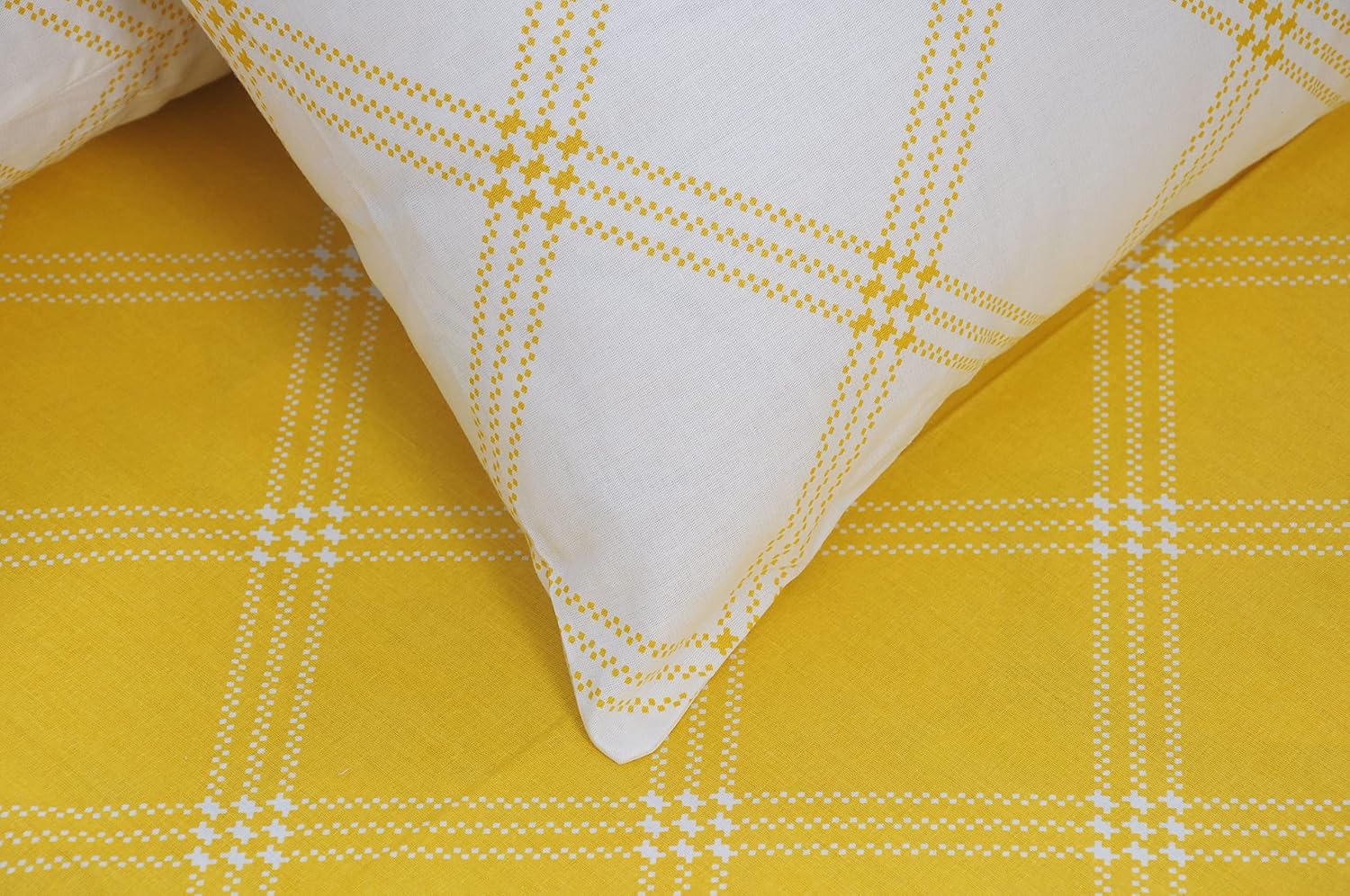 Premium Cotton Bedsheet For Double Bed King Size With 2 Pillow Covers - (108 X 108 Inches) Yellow & White | Ideal For All Season Comfortable Bedsheet
