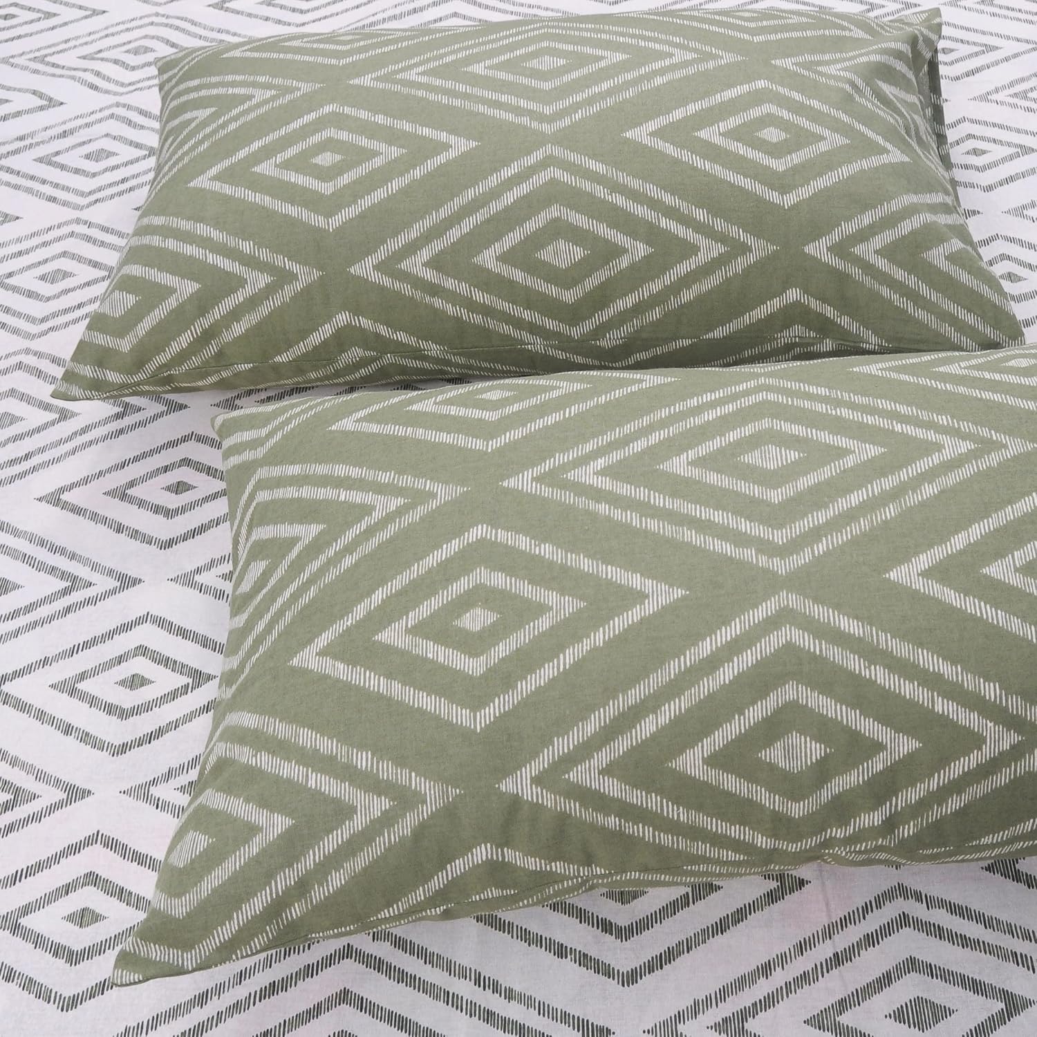 Super King Size Bedsheets 108 X 108 Inches With 2 Pillow Covers, White & Sage Green | Lightweight & Breathable Cotton Bedsheet