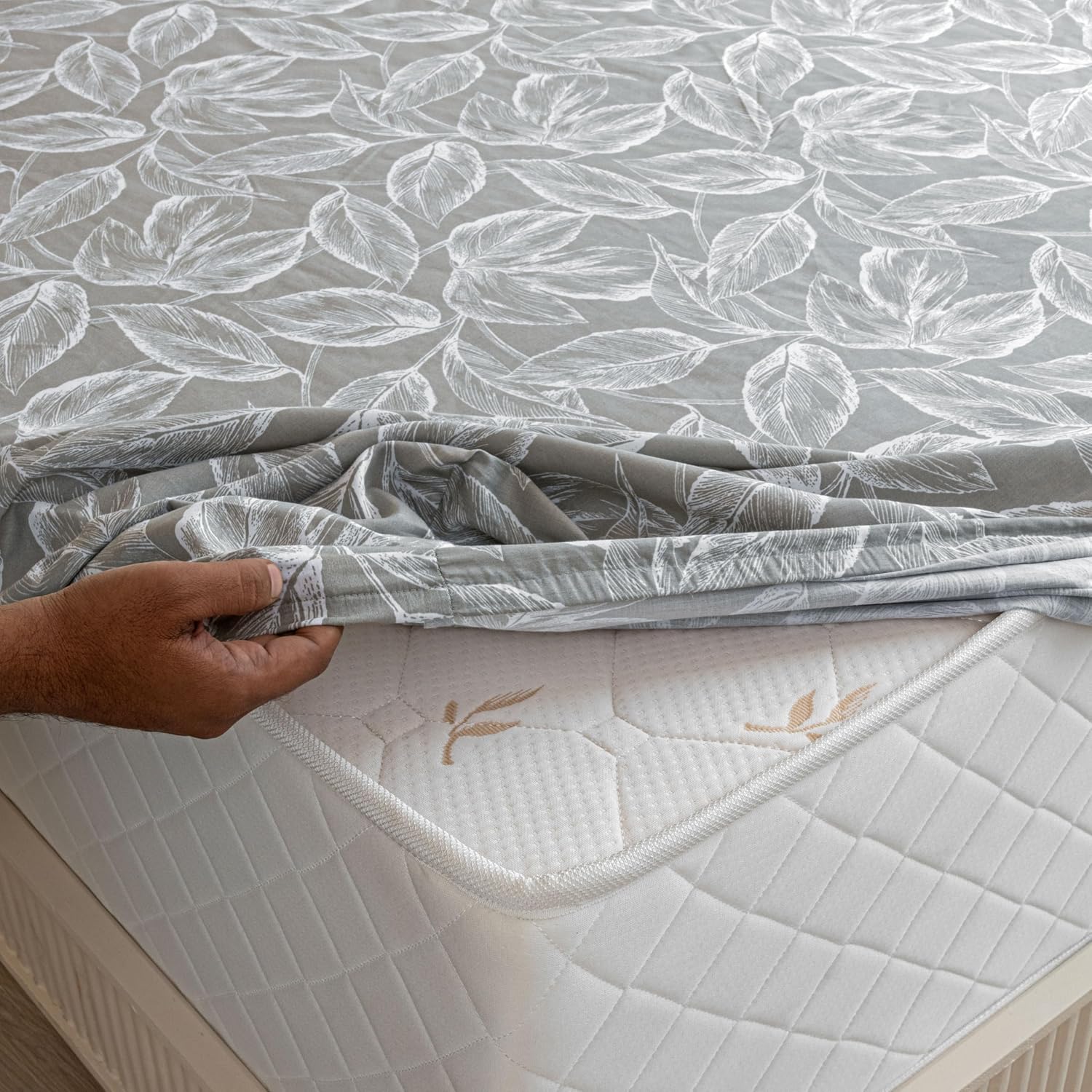 Premium Cotton Fitted Bedsheet King Size - 78 X 72 Inches With 2 Pillow Covers, Grey & White | Super Soft, Breathable & Wrinkle Free