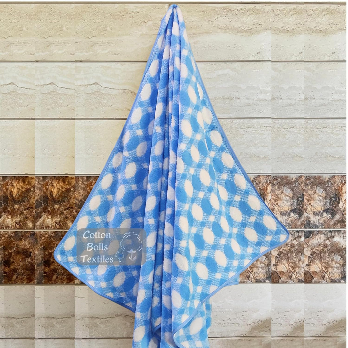 Cotton Bolls Textiles Microfiber Towels 300 Gsm | Soft Coral Fleece Towel With Hook Quick Dry Super Absorbent Bath Towel For Men & Women (Coin Blue)