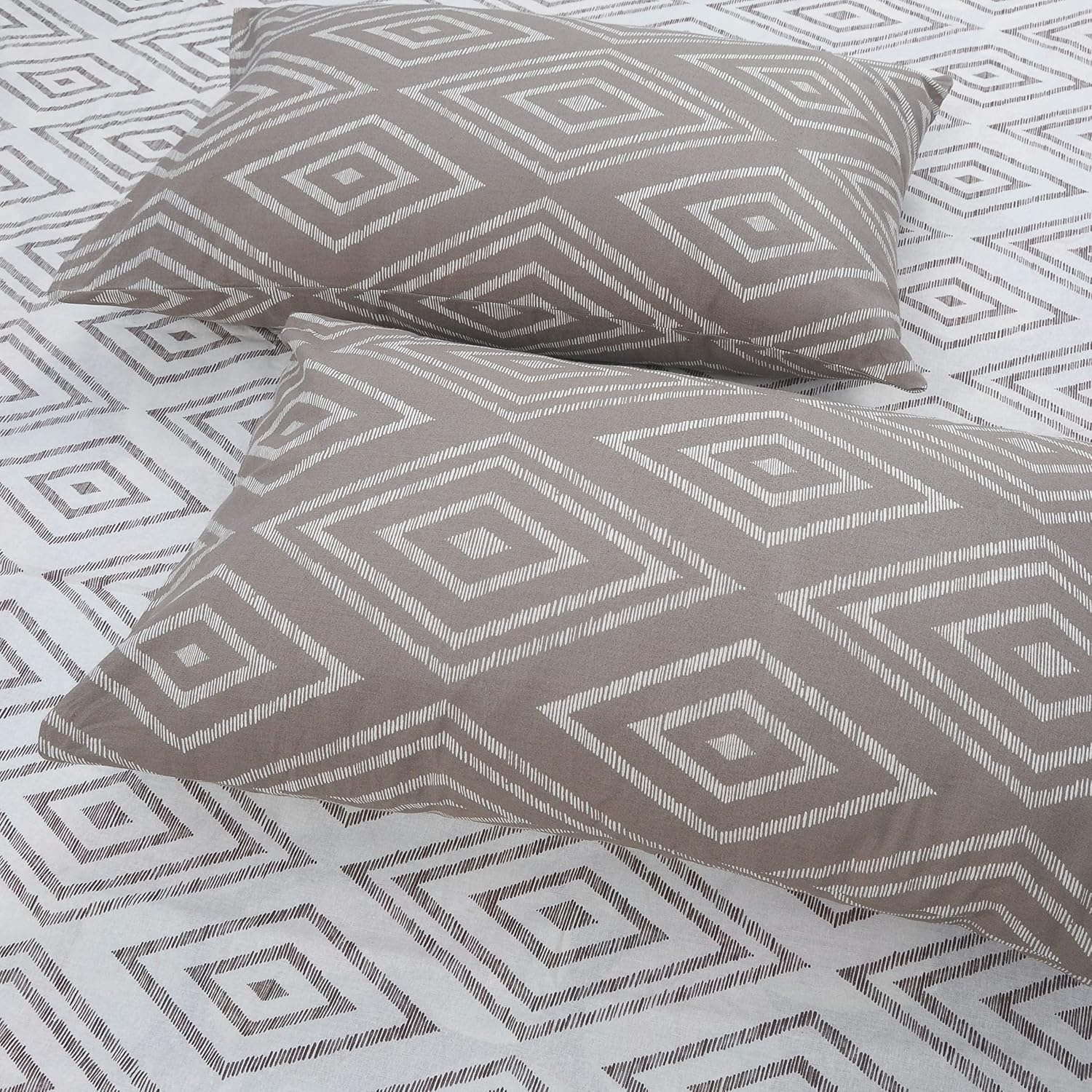 Super King Size Bedsheets 108 X 108 Inches With 2 Pillow Covers, White & Taupe | Lightweight & Breathable Cotton Bedsheet
