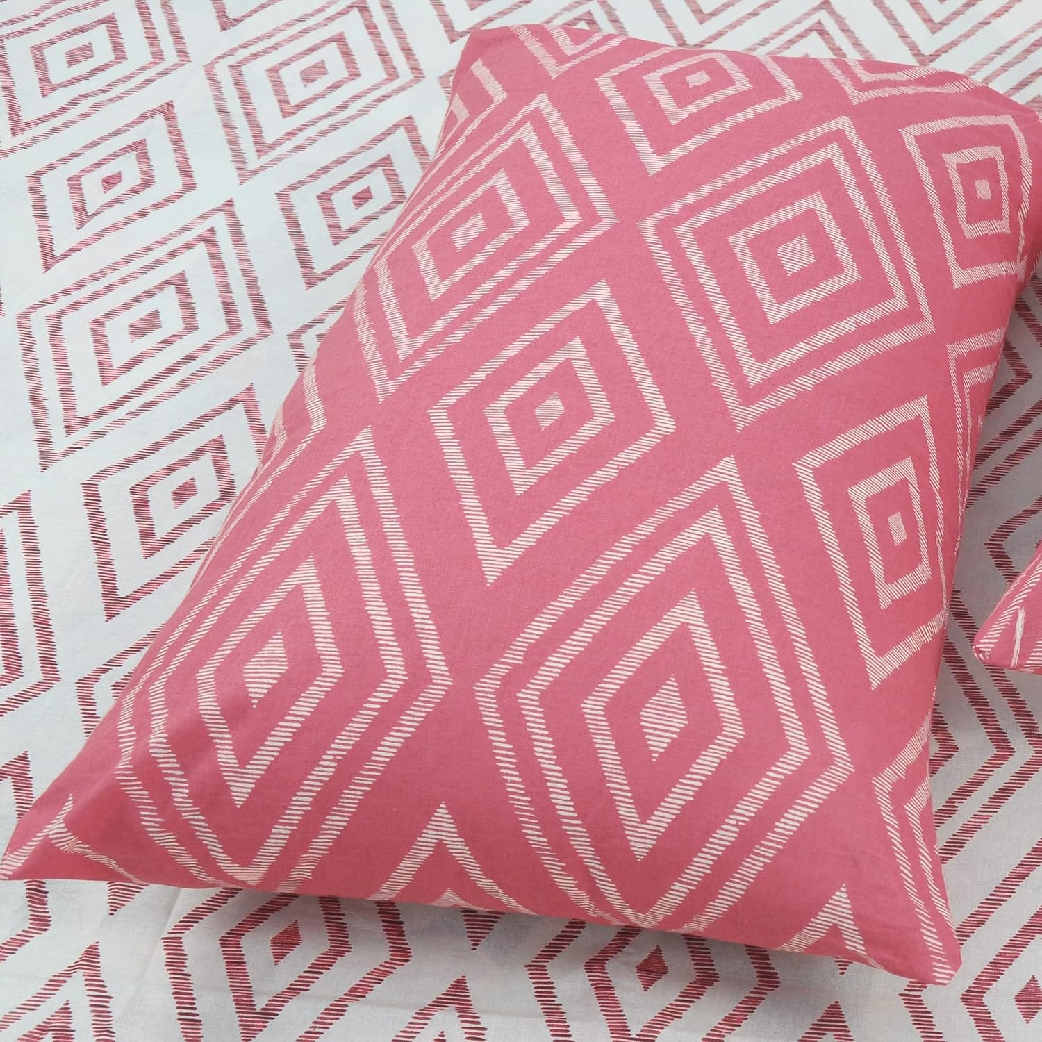 144 TC Bedsheet For Single Bed Cotton With Pillow Cover - 55 X 88 Inches, White & Peach Pink | Soft & Breathable Premium Printed Design Bedsheet