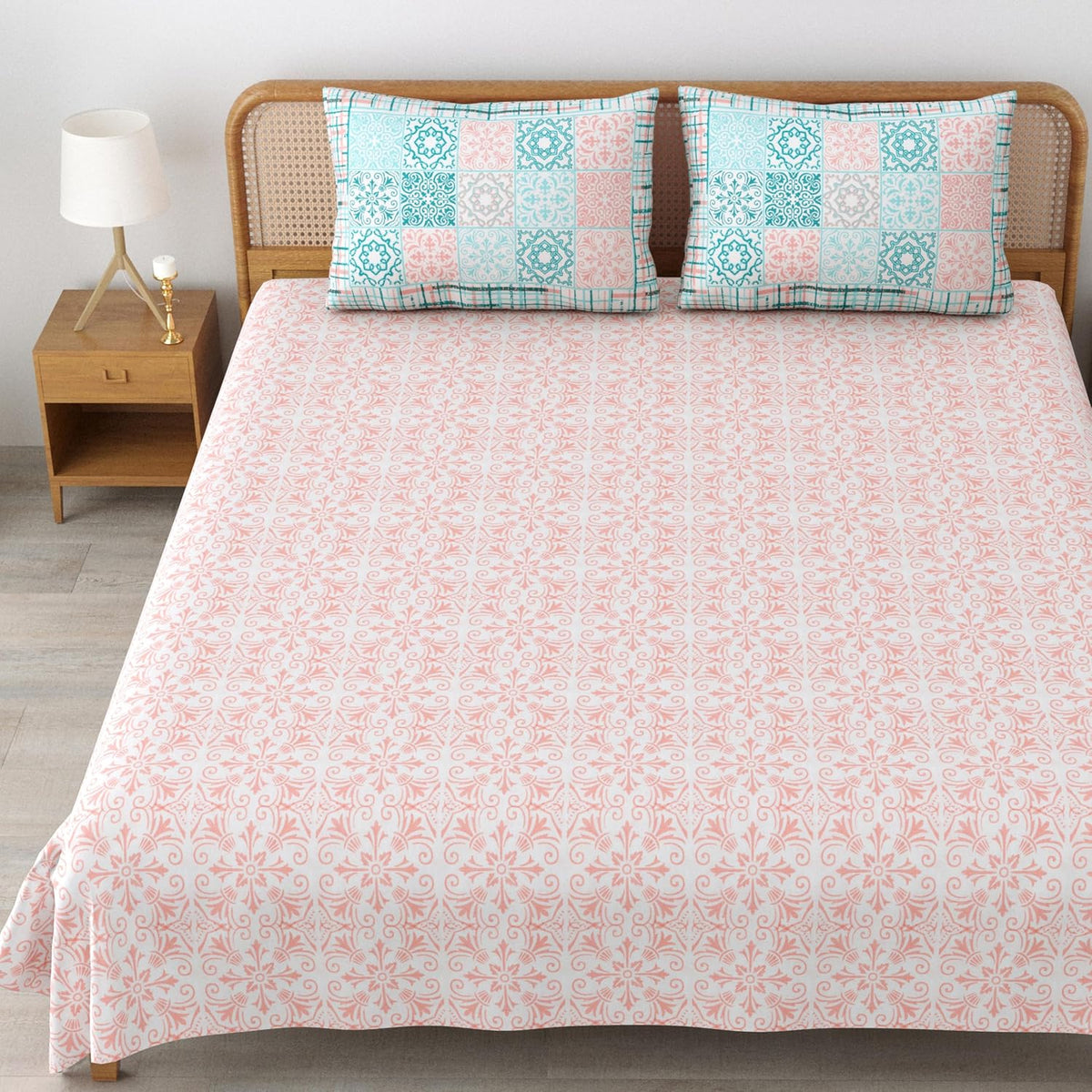 Sanskriti Bedsheet For Double Bed King Size With 2 Pillow Cover - 90 X 108 Inches, Pink & White | Soft, Durable & Stylish | Breathable & Skin-Friendly