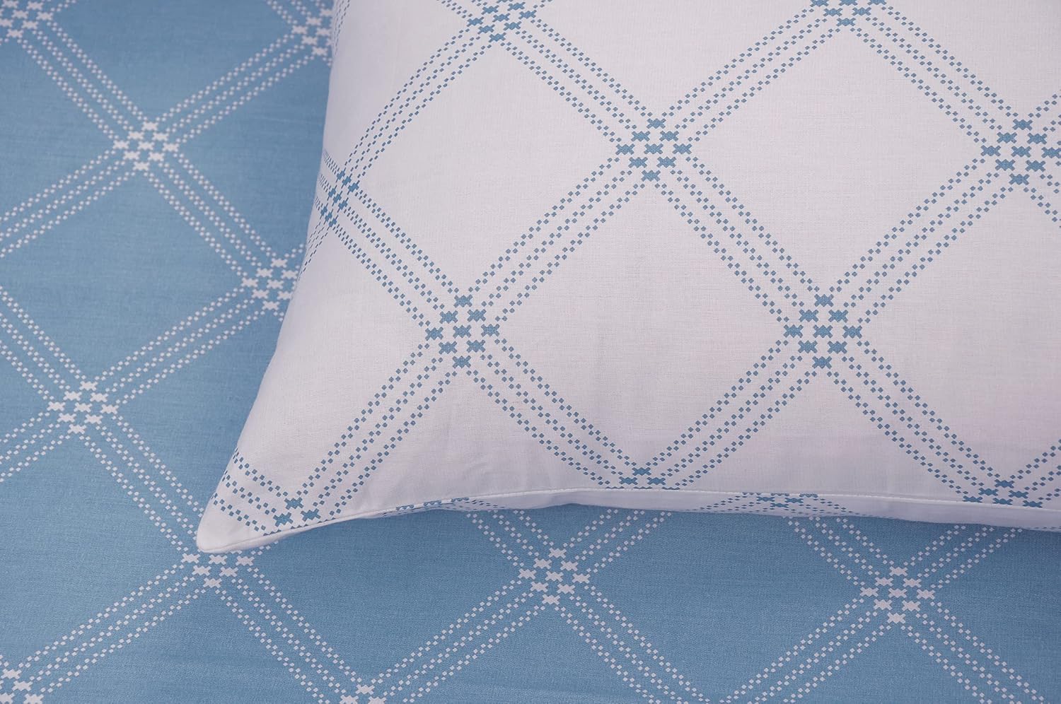 Single Bedsheet Cotton With 1 Pillow Cover - 55 X 88 Inches, Blue & White | Lightweight, Soft & Breathable - Perfect For Gifting On Weddings Bedsheet