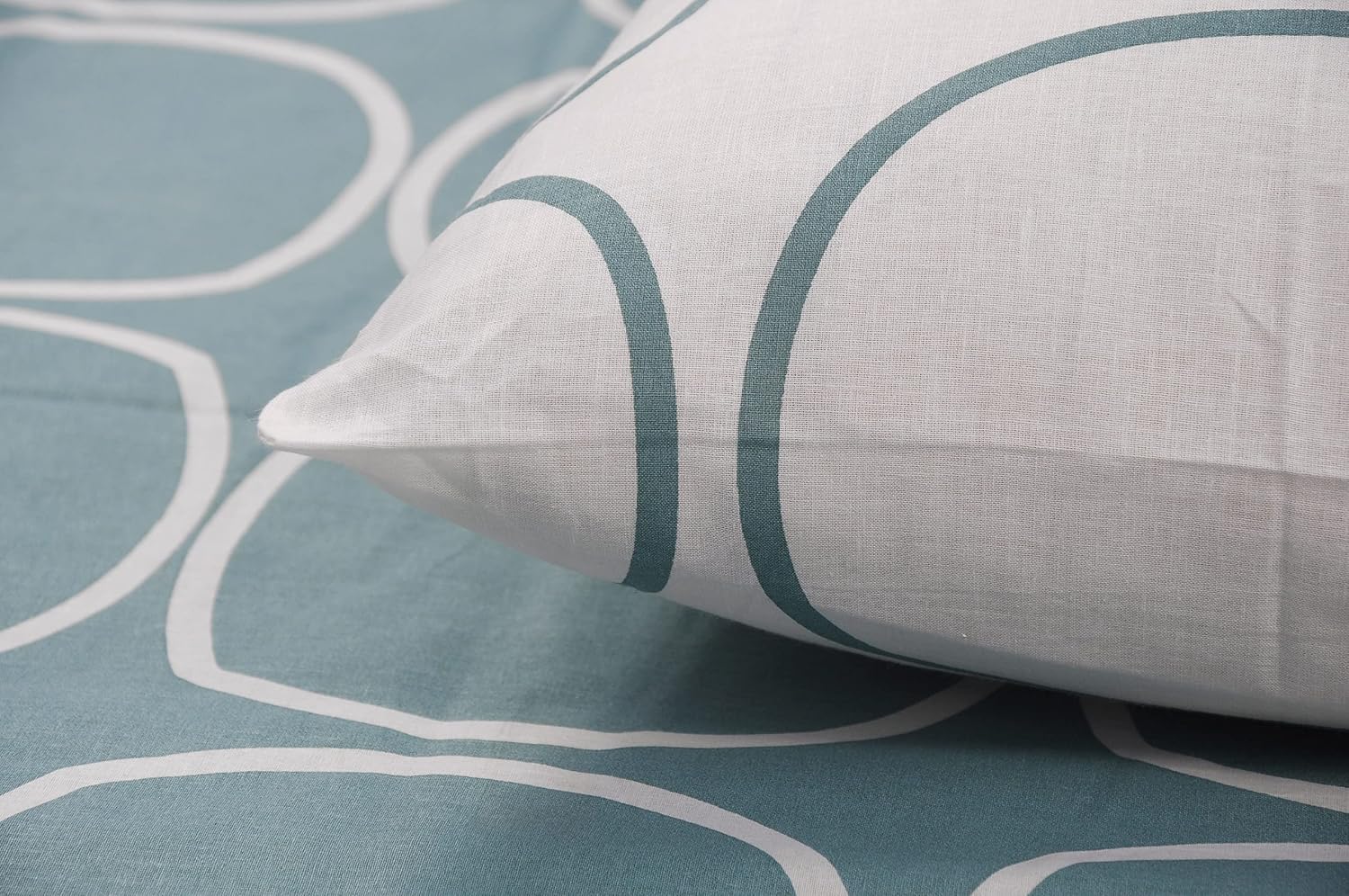Cotton Double Bedsheet For Queen Size With 2 Pillow Covers - 88 X 96 Inches, Grey & White | Good For Guest Houses, & Daily Home Use